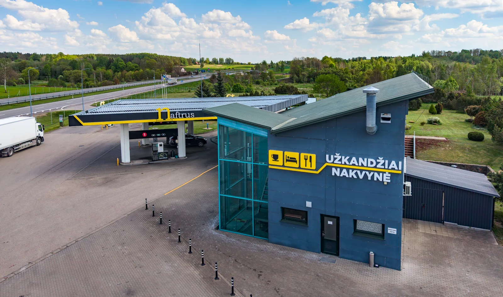 Naftrus degalinė ir kavinė (magistralė A1, Yliai)